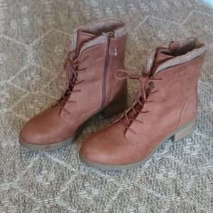 Universal thread boots